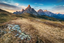 Top 5 Essential Long-Distance Hiking Tips for Beginners
